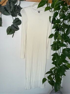 NWT GBTSO Ribbed Long Sleeve Maxi  Sweater Dress in Vanilla Size Small